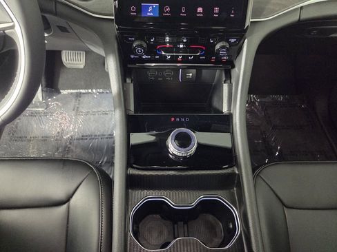 New 2025 Jeep Grand Cherokee Limited RWD image 12