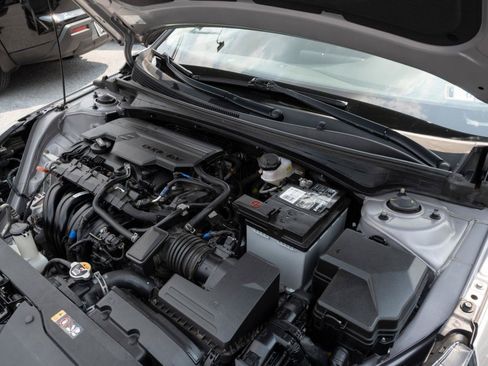 Used 2023 Hyundai Elantra SE FWD image 36