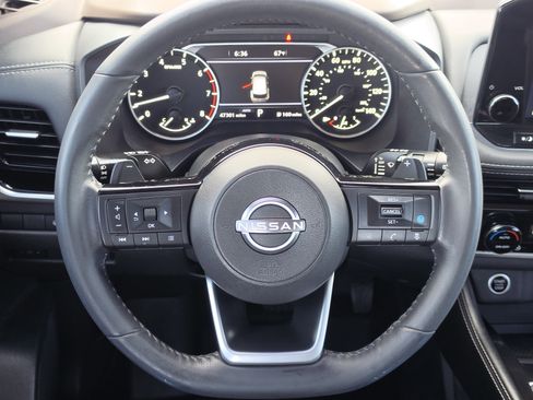 Used 2023 Nissan Rogue SL w/ SL Premium Package image 15