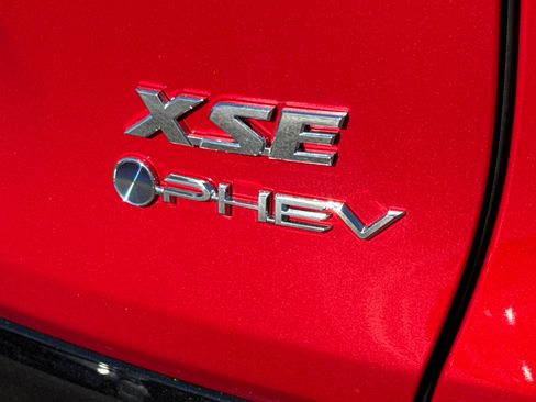 New 2025 Toyota RAV4 XSE image 15