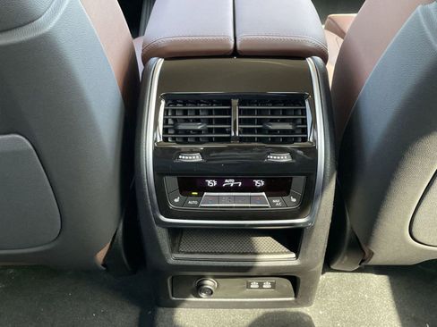 Used 2026 BMW X7 xDrive40i w/ Premium Package image 29