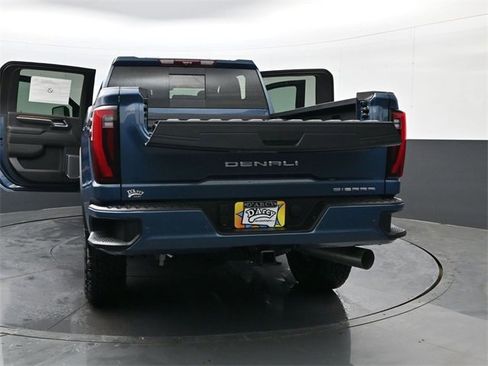 New 2026 GMC Sierra 3500 Denali w/ Denali Reserve Package image 32
