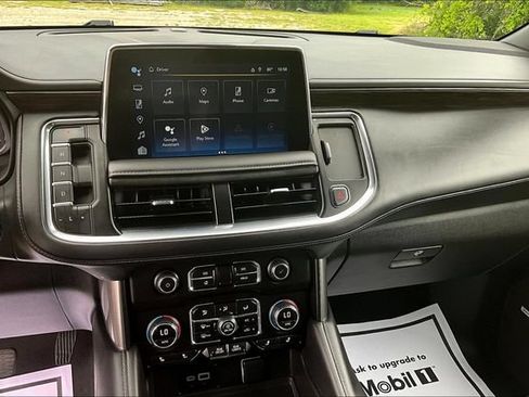 Used 2024 Chevrolet Suburban LT RWD image 15