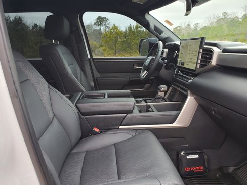 Used 2025 Toyota Tundra Limited image 37