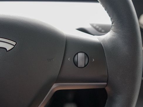 Used 2022 Tesla Model Y Performance AWD/4WD image 15