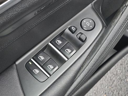 Used 2018 BMW 530i xDrive w/ Premium Package image 26