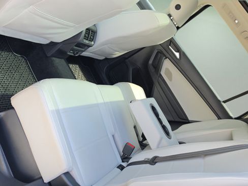 Used 2021 Volkswagen Tiguan SE w/ Panoramic Sunroof Package AWD/4WD image 36