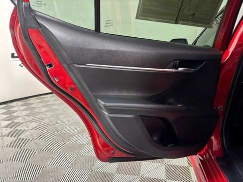 Used 2022 Toyota Camry SE FWD image 23