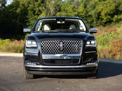 Used 2022 Lincoln Navigator L Black Label AWD/4WD image 10