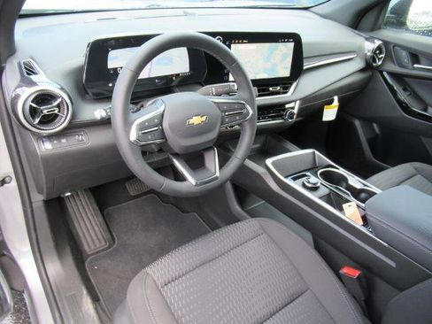 New 2026 Chevrolet Equinox LT image 14