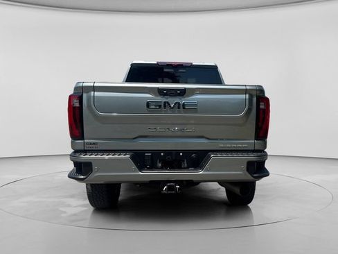Used 2024 GMC Sierra 2500 Denali Ultimate AWD/4WD image 4