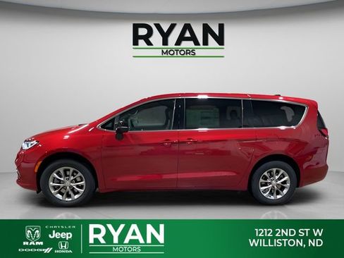 New 2026 Chrysler Pacifica Select AWD/4WD image 6