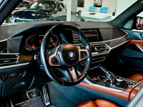 Used 2021 BMW X7 M50i w/ Executive Package image 14