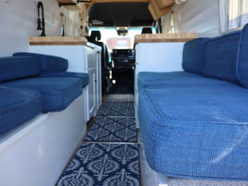 Used 2022 Mercedes-Benz Sprinter 2500 w/ Parking Package image 33