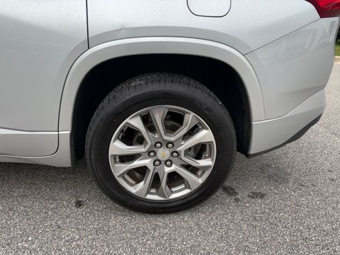 Certified 2019 Chevrolet Traverse Premier w/ Driver Confidence II Package FWD image 22