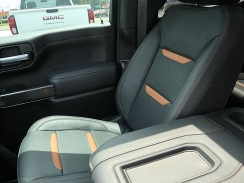 Used 2021 GMC Sierra 1500 AT4 w/ AT4 Premium Package AWD/4WD image 23