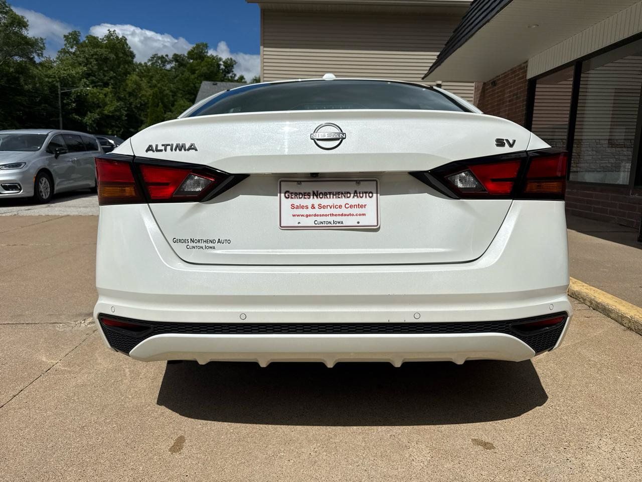 Used 2024 Nissan Altima 2.5 SV FWD image 29