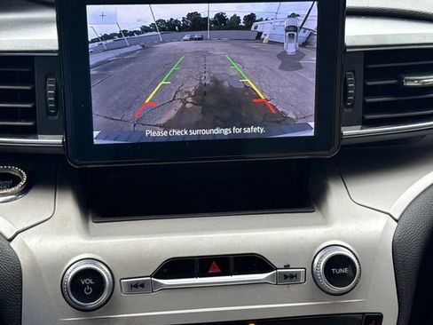 Used 2023 Ford Explorer XLT w/ Equipment Group 202A RWD image 32