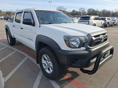 Used 2014 Toyota Tacoma PreRunner image 8