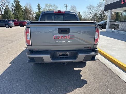Used 2022 GMC Canyon AT4 image 9