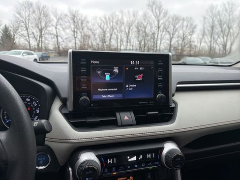 Used 2019 Toyota RAV4 XLE image 15