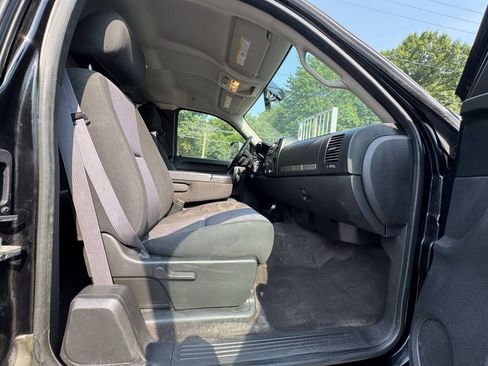 Used 2011 GMC Sierra 3500 SLE w/ SLE Preferred Package AWD/4WD image 25