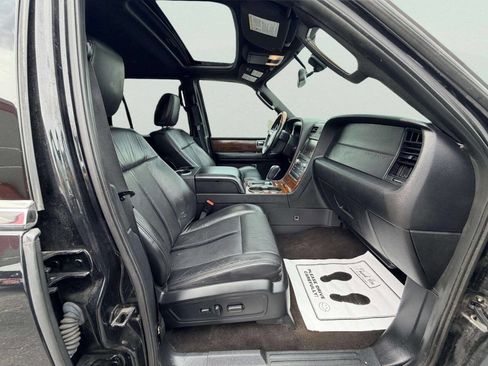 Used 2015 Lincoln Navigator 4WD image 36