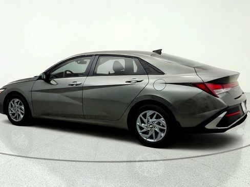 Used 2024 Hyundai Elantra SEL FWD image 7