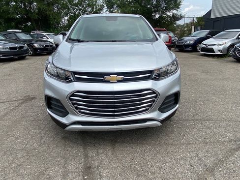 Used 2020 Chevrolet Trax LS w/ Tint and Cruise Package FWD image 4