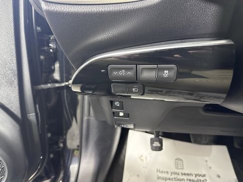 Used 2022 Toyota Prius Prime XLE image 21