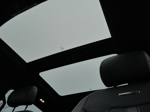 Used 2020 Ford F150 Platinum w/ Equipment Group 701A Luxury image 5