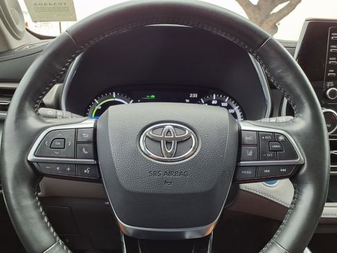 Used 2020 Toyota Highlander Limited image 24