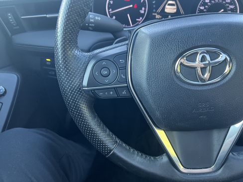 Used 2019 Toyota Avalon Touring FWD image 3