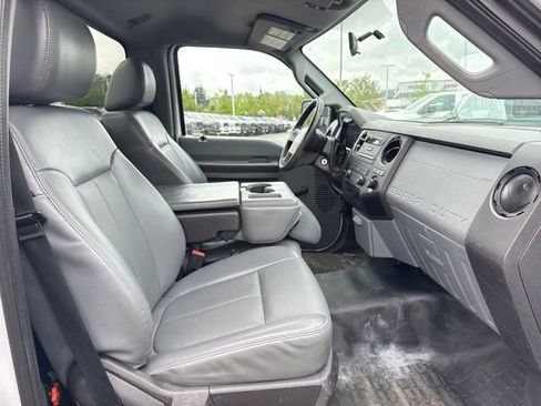 Used 2016 Ford F250 XL w/ Camper Package RWD image 11