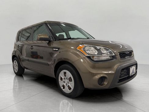 Used 2013 Kia Soul FWD image 1