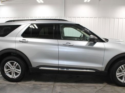 Used 2023 Ford Explorer XLT w/ Equipment Group 202A image 10