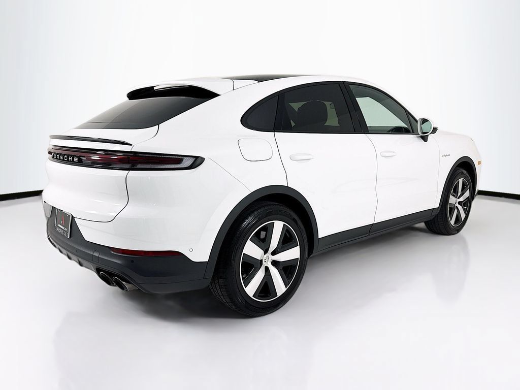 Certified 2024 Porsche Cayenne Coupe AWD/4WD image 9