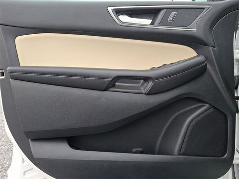 Used 2022 Ford Edge SEL w/ Convenience Package image 12