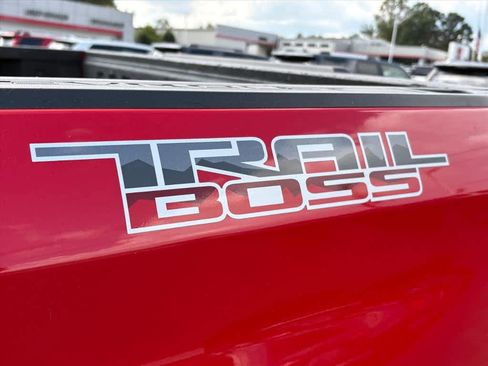 Used 2021 Chevrolet Silverado 1500 Custom Trail Boss w/ LPO, Dark Essentials Package image 30