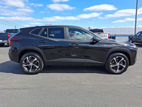 Used 2025 Chevrolet Trax RS w/ Driver Confidence Package image 7