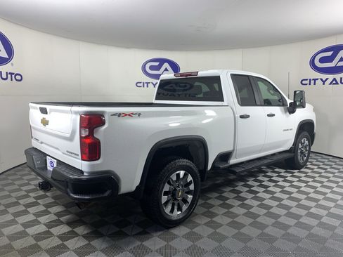 Used 2024 Chevrolet Silverado 2500 Custom w/ Custom Convenience Package AWD/4WD image 3