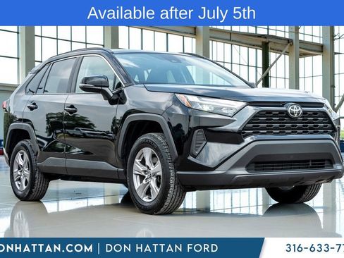 Used 2024 Toyota RAV4 XLE FWD image 37