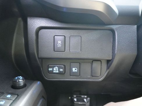 Used 2020 Toyota Tacoma SR5 image 17