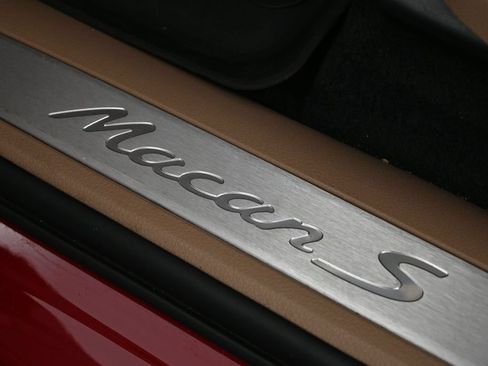 Certified 2023 Porsche Macan S AWD/4WD image 30