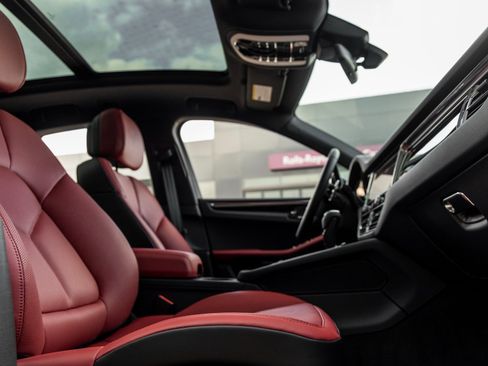 New 2026 Porsche Macan image 44