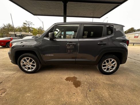 Used 2023 Jeep Renegade Latitude image 5
