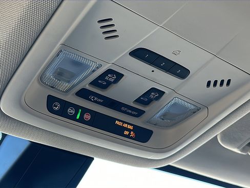 Used 2023 GMC Acadia Denali w/ Denali Ultimate Package image 38