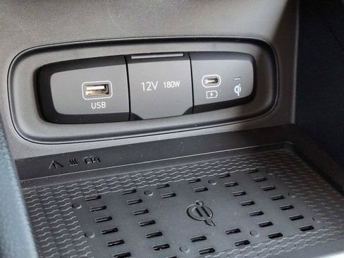New 2026 Hyundai Venue SEL FWD image 31