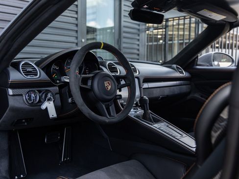 Certified 2025 Porsche 718 Boxster Spyder RS RWD image 4