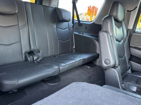 Used 2020 Cadillac Escalade ESV Luxury image 19